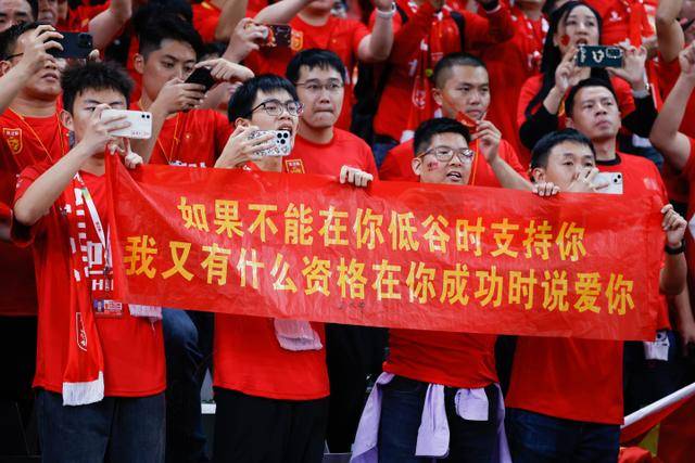 巴萨精明操作：通过阿布德与比尔希利转会降低戈登成本的幕后分析